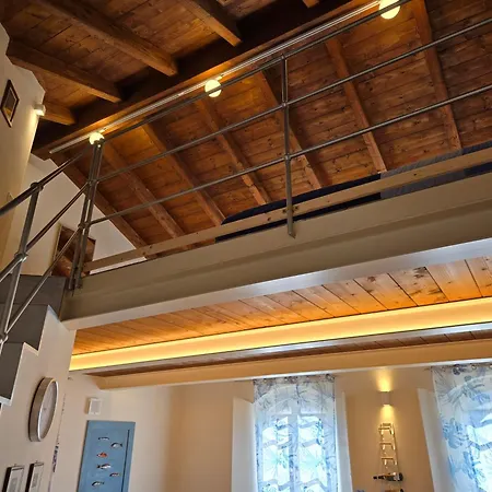 Om Ponente Daire Bracelli